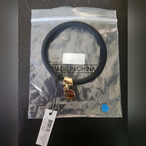 Marc Jacobs Black Belt with Gold Charm - Picture 3 of 3